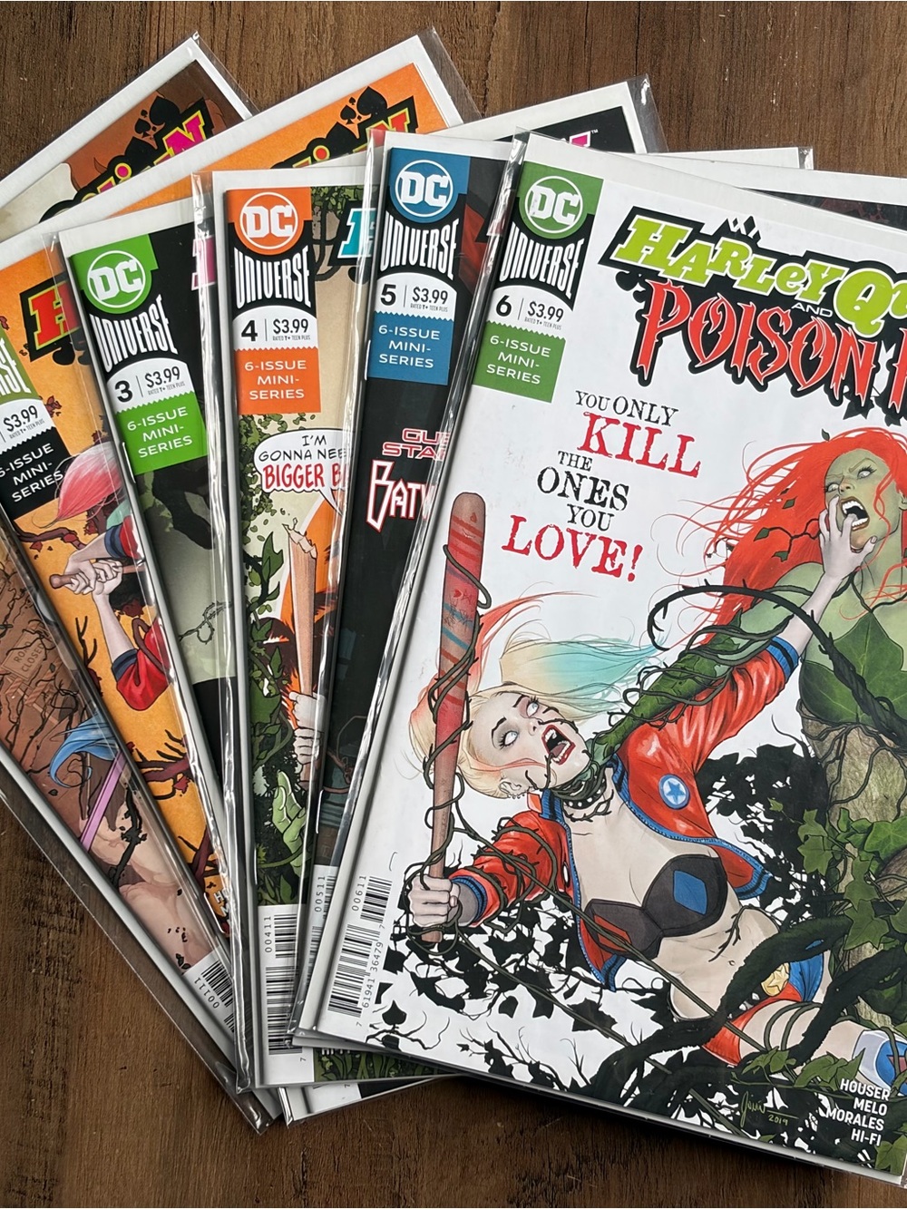 DC Comics Harley Quinn and Poison Ivy